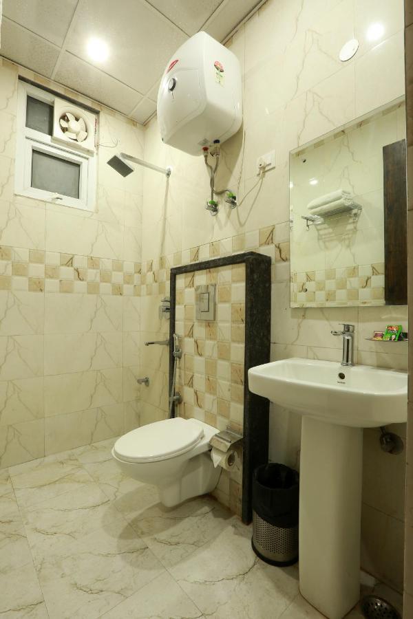 Travel Inn At Delhi Airport Нью-Дели Экстерьер фото