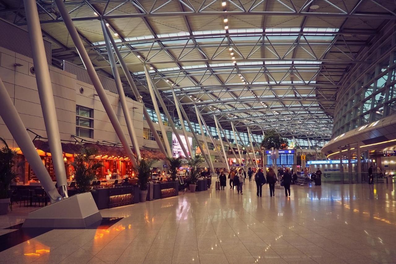 Travel Inn At Delhi Airport Нью-Дели Экстерьер фото